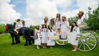 Sărbătoarea Sânzienelor, celebrată în avans la Suceva cu două zile dedicate poveștilor și iei tradiționale