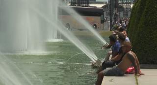 Cod roșu de caniculă în Franța. Astăzi, valul de căldură atinge nivelul maxim, sunt cele mai toride zile din ultimii 80 de ani