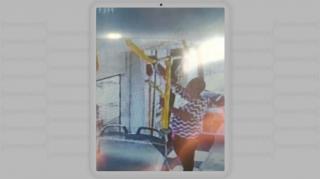 Un bărbat din Timişoara a fost surprins de camerele de supraveghere din tramvai în timp ce trage frâna de mână în mers