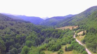 Un altfel de turism la poalele Masivului Retezat: Copiii învață cum să se bucure de natură și să uite de tehnologie