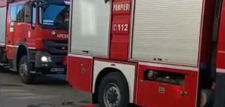 Explozie violentă într-un bloc din Gorj. O butelie a sărit în aer, iar 6 persoane, dintre care trei copii, au avut de suferit