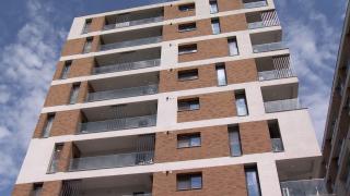 Lovitură pentru persoanele care vând sau cumpără locuințe. Ce se va întâmpla în cazul celor de peste 90.000 de euro