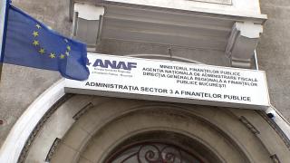 ANAF a luat la ţintă profesorii care dau meditaţii şi manichiuristele. La cât se ridică evaziunea fiscală doar în Capitală