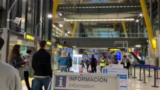 Trafic aerian paralizat în Spania, din cauza grevei însoţitorilor de bord: Zeci de zboruri anulate şi sute de curse întârziate