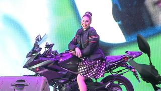 Spectacol de operă pe două roţi la Cluj: "A fost super fain. Mi-a plăcut cum au combinat opera cu motociclismul"