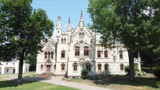 Castelul din România, vechi de sute de ani, unde turiştii se înghesuie să descopere istoria demnă de poveștile cu prinți si prințese