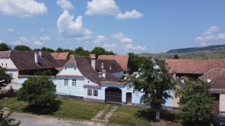 Reacţia unui turist străin care a venit să viziteze Viscri, satul făcut celebru de Prinţul Charles: "E uimitor. Sunt aici pentru prima oară"