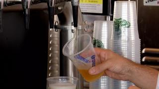 Prețul berii pe litoral, în funcție de zonă și stațiune. Cel mai ieftin este la supermarket