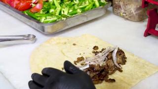 Cum să faci doner-kebap acasă. Ingrediente şi mod de preparare pentru un preparat ca în inima Turciei