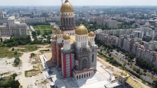 În ce stadiu se află Catedrala Mântuirii Neamului, monumentala construcție care a costat până acum 185 de milioane de euro. Se muncește din greu la mozaicul venețian