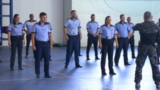 Polițiștii, agenții de pază din penitenciare și românii din străinătate apți să lupte: se pregătește o nouă lege pentru încorporarea în armată