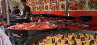 Mâncăruri tradiţionale asiatice, expuse în cadrul unui festival din Bucureşti. Cât costă o porţie de bucate indiene