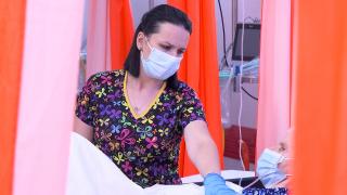 De ce mai pleacă medicii şi asistentele în străinătate, deşi salariile au crescut enorm în ultimii ani