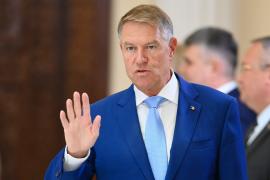 Liber la cheltuieli fără licitații. Președintele Iohannis a promulgat legea care dublează pragurile privind valoarea achiziţiilor directe