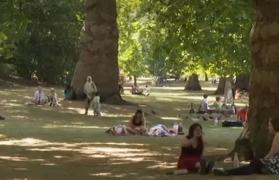 Val de căldură extremă în Europa: Temperaturile au ajuns în Spania la 42 de grade, în sudul Franţei, la 38 de grade, iar la Londra, la 32 de grade