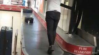 Problemă tehnică pe Otopeni, rezolvată româneşte. Angajaţii au pus în mişcare banda de bagaje cu propriile picioare