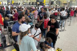 Aeroportul Heathrow din Londra va limita numărul pasagerilor pentru a evita cozile interminabile 