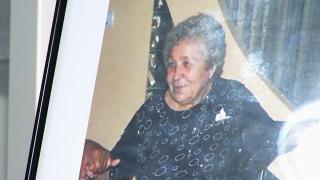 3.500 de lei pe lună, prețul plătit de o femeie care și-a luat mama dintr-un azil în coșciug, mâncată de vie de viermi