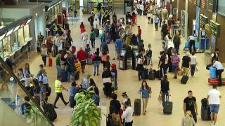 Reacţia Blue Air după amenda record de la ANPC. Va plăti compania 2 milioane de euro?