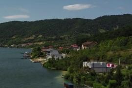 "Ne simțim ca în Elveția". Peisajul de vis, unul dintre cele mai frumoase din Europa, ascunde o lecţie de istorie preţioasă