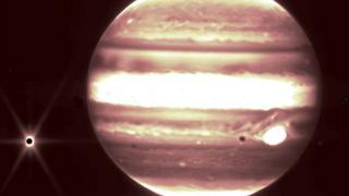 Imagini care îţi taie respiraţia. Cum arată planeta Jupiter prin lentilele telescopului spațial James Webb