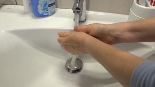 Seceta și facturile tot mai mari îi fac pe români să consume mai puțină apă. Care sunt sfaturile specialiștilor pentru a ne reduce consumul