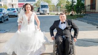 O altfel de iubire. Luiza și Petruș, doi tineri cu nevoi speciale, au demonstrat că dragostea nu cunoaște piedici