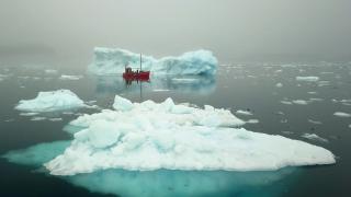 Gheaţa din Groelanda se topeşte într-un ritm alarmant. Temperaturile au crescut chiar şi cu 15 grade Celsius