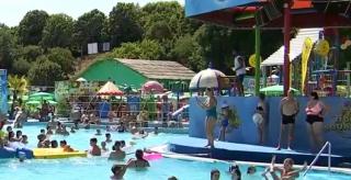 Parcurile acvatice, o nouă atracție pe litoralul românesc. Cât costă o zi de distracție