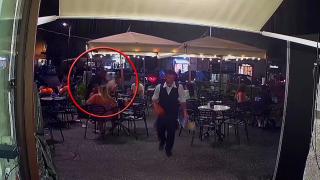 Incident bizar în Napoli. Hoții au returnat un ceas după ce au realizat că este fals