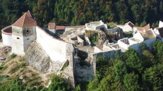 Lucrările de restaurare a cetăţii Râşnov, oprite după doi ani. Explicaţiile autorităţilor