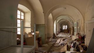 "Wow, e distrus!" Castelul Huniade, în paragină de ani buni, a ratat finanţarea prin PNRR. Autorităţile acuză că banii au ajuns pe nedrept la clădiri maghiare