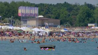 Litoralul românesc, în plin sezon estival. Ofertele hotelierilor pentru turiştii care aleg concediul în ţară