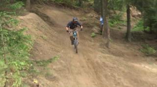 Trasee pentru biciclişti în Masivul Postăvaru. Turiştii plătesc doar urcarea cu telegondola, dar trebuie să fie echipaţi corespunzător