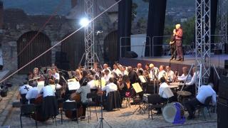 Hunedoara s-a transformat pentru două zile într-o lume magică. Castelul Corvinilor a fost gazda a peste 600 de iubitori de muzică și operă