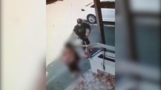 Tâlhar căutat în Bucureşti după ce a jefuit, agresiv, o bătrână. Poliţiştii îşi pun speranţa în cea mai valoroasă probă din caz