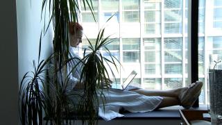 Angajaţii din Romania care de acum pot cere program flexibil sau să muncească de acasă. Directiva UE a intrat în vigoare