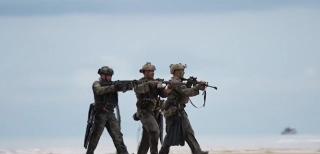 Cele mai mari exerciţii militare din istoria Chinei: soldaţii chinezi simulează invazia în strâmtoarea Taiwan