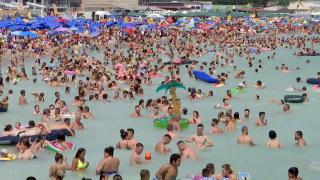 "Sparg vreo 3-4.000 de euro". Cât plăteşte o familie cu doi copii să mânânce meniul zilei pe litoral