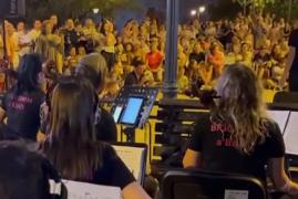 Valurile Mării Negre, acompaniate de muzică simfonică, pe faleza din Constanța. "Ne place ceea ce am găsit în traseul nostru"