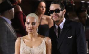 Pete Davidson a avut nevoie de terapie după relația cu Kim Kardashian. Comediantul a fost hărțuit de fostul soț al vedetei, Kanye West