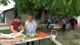 Locuitorii unui sat s-au implicat în organizarea unei tabere pentru copii: "Ne-am dorit să facem ceva cu totul special"