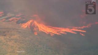 Lupta disperată a pompierilor cu "Diavolul de Foc". Imagini apocaliptice cu tornada, filmate în SUA
