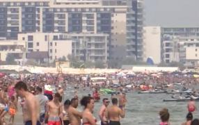 Veste bună pentru cei peste 230.000 de turişti de la mare, care au ocupat toate locurile de cazare din staţiuni