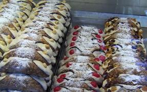 Senzaţii culinare inedite în a doua noapte de Summer Well: "Cannoli, profiterol şi curry, cât să te dregi după ce ai băut toată noaptea"