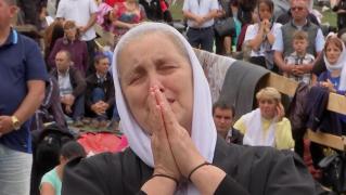 "Aici poţi să verşi o lacrimă, să-ţi întăreşti credinţa". Zeci de mii de credincioşi au venit la pelerinajul de Sfânta Maria de la Mânăstirea Nicula