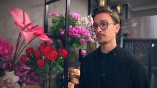 Culori puternice, extravaganţă şi sustenabilitate - ultimele tendințe în aranjamentele florale