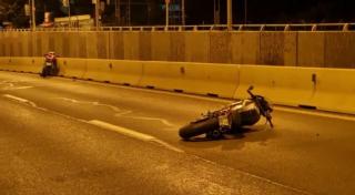 Doi motociclişti s-au ciocnit în trafic, la intrarea în Pasajul Băneasa. Tinerii ieșiseră împreună la plimbare