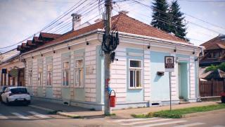 Casa memorială Elie Wiesel, locul care păstrează vie istoria unei întregi comunități, intră în reabilitare cu bani obținuţi de americani