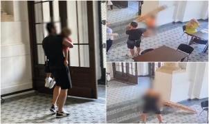 Filmul incidentului dramatic din Primăria Capitalei. În ce stare este copilul de 6 ani, după ce o coloană de piatră s-a prăbuşit peste el